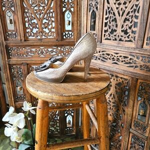 Nine West Flower Bud Pumps